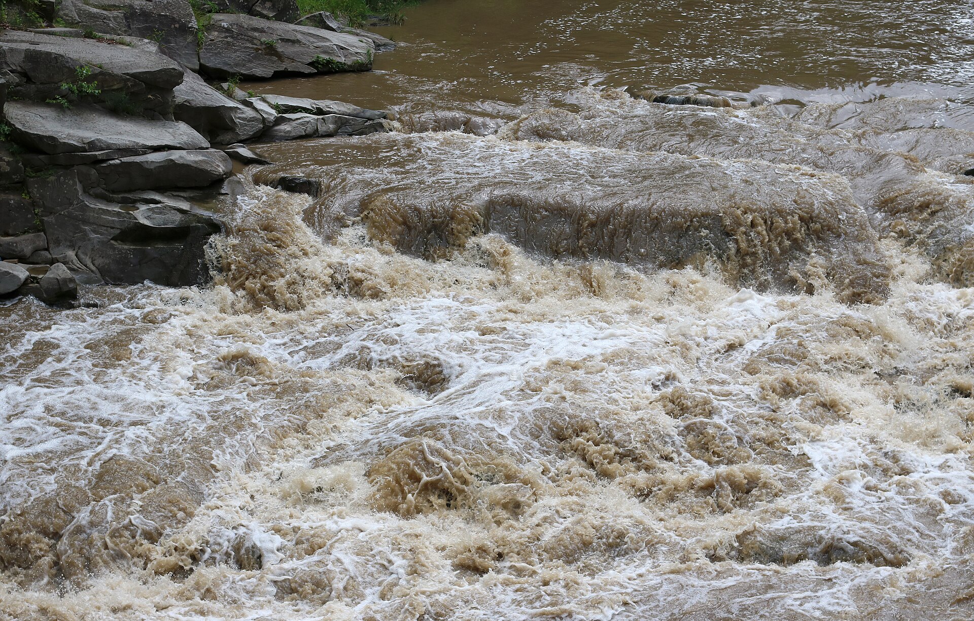 Водоспад Пробій у Яремче